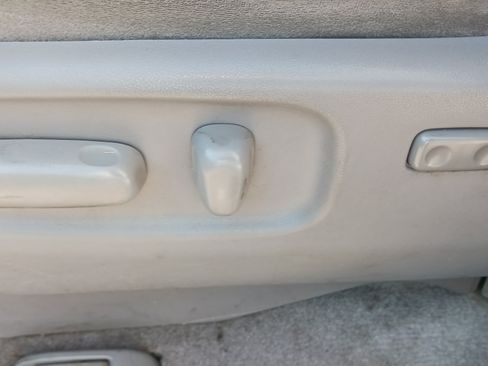 Used 2009 Toyota Sienna LE image 45