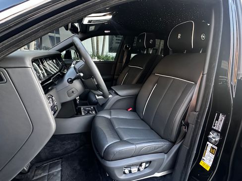 Used 2021 Rolls-Royce Phantom image 9