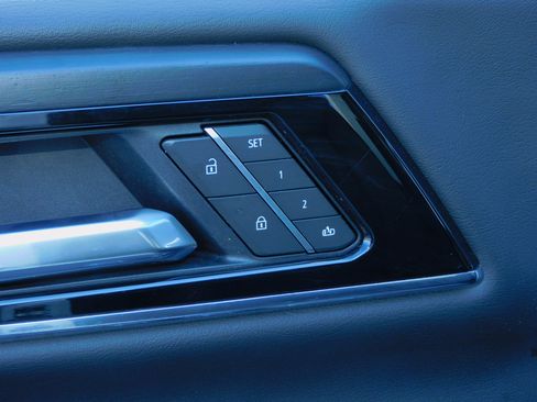 Used 2025 GMC Yukon Denali image 19