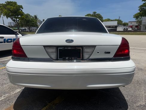Used 2010 Ford Crown Victoria Police Interceptor RWD image 8