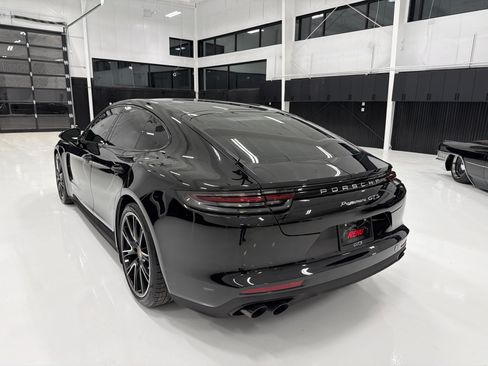 Used 2019 Porsche Panamera GTS image 3