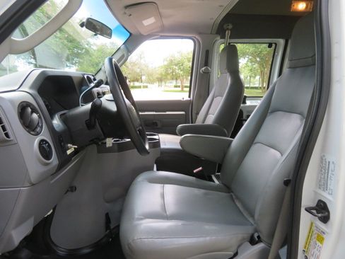 Used 2011 Ford E-350 and Econoline 350 Extended Super Duty RWD image 31