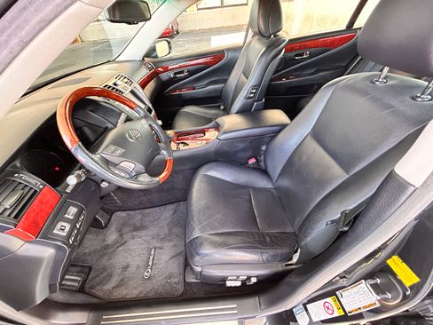 Used 2010 Lexus LS 460 Luxury image 10