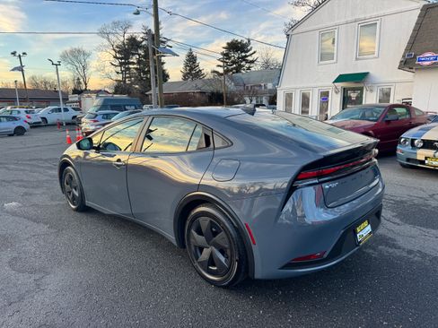 Used 2024 Toyota Prius LE image 25