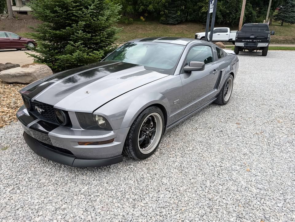 Used 2006 Ford Mustang GT Coupe RWD image 1