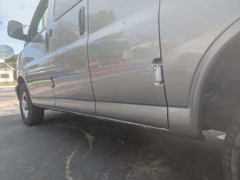 Used 2006 GMC Savana 3500 LS image 7