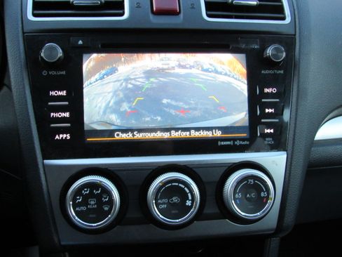 Used 2015 Subaru XV Crosstrek 2.0i Limited image 17