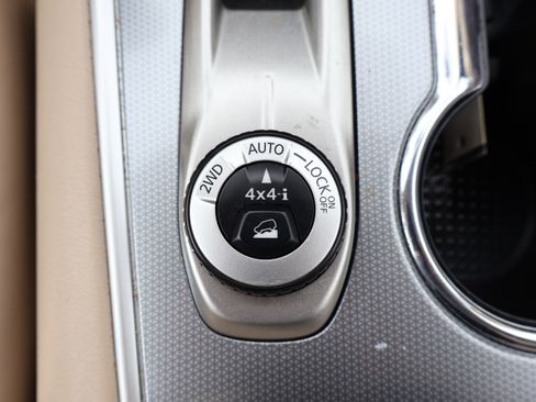 Used 2019 Nissan Pathfinder SL image 26