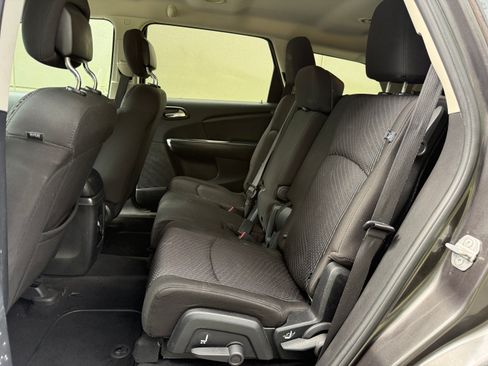 Used 2016 Dodge Journey SE image 12