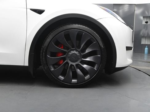 Used 2021 Tesla Model Y Performance image 17