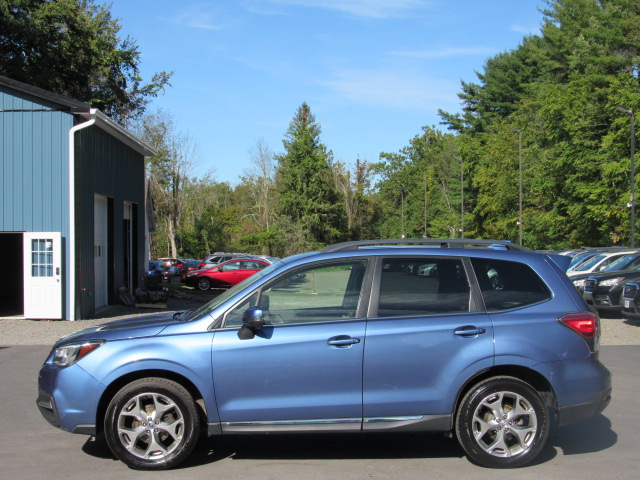 Used 2017 Subaru Forester 2.5i Touring AWD/4WD image 4