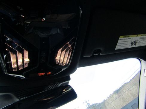 Used 2025 BMW 530i xDrive image 18