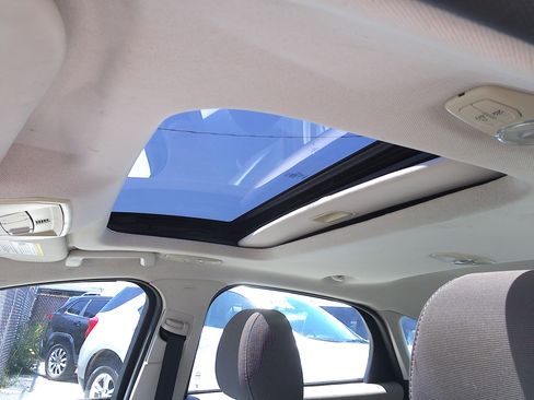 Used 2013 Ford Focus SE Hatchback FWD image 34