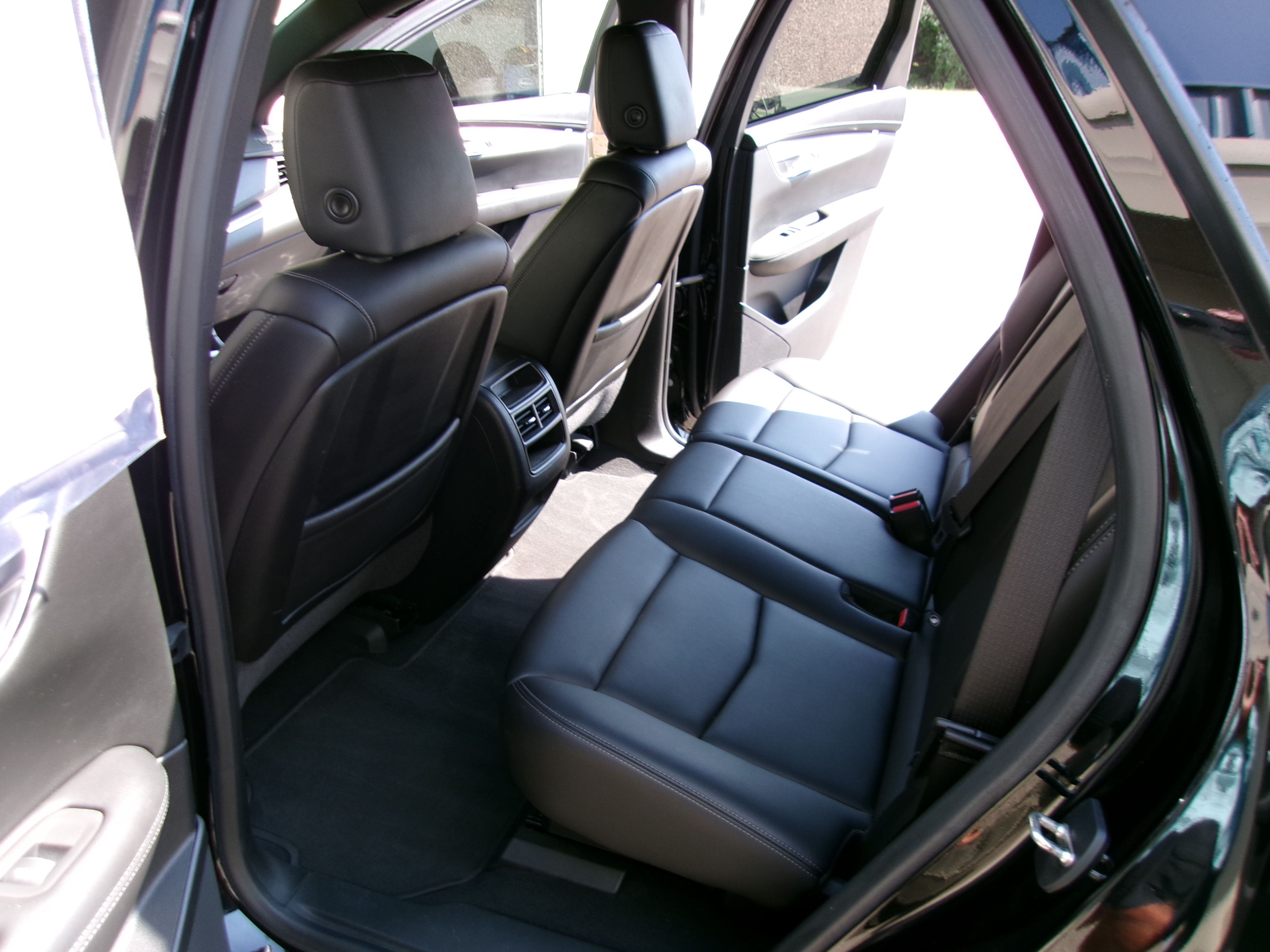 Used 2021 Cadillac XT5 FWD Luxury image 3