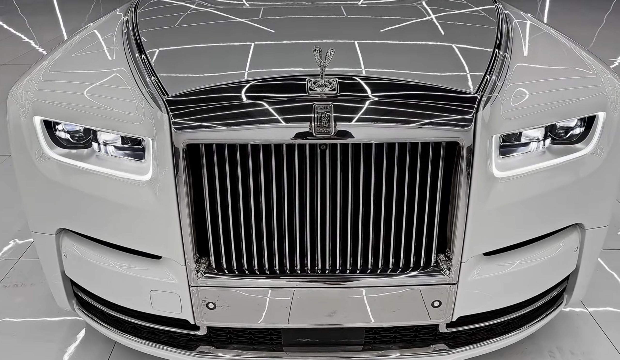 Used 2018 Rolls-Royce Phantom Sedan RWD image 4