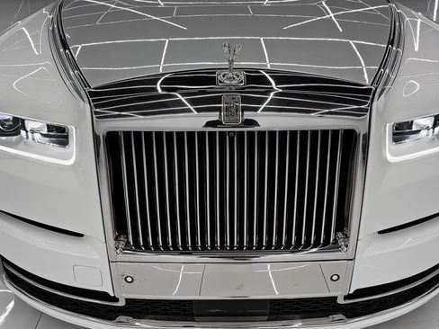 Used 2018 Rolls-Royce Phantom Sedan RWD image 4