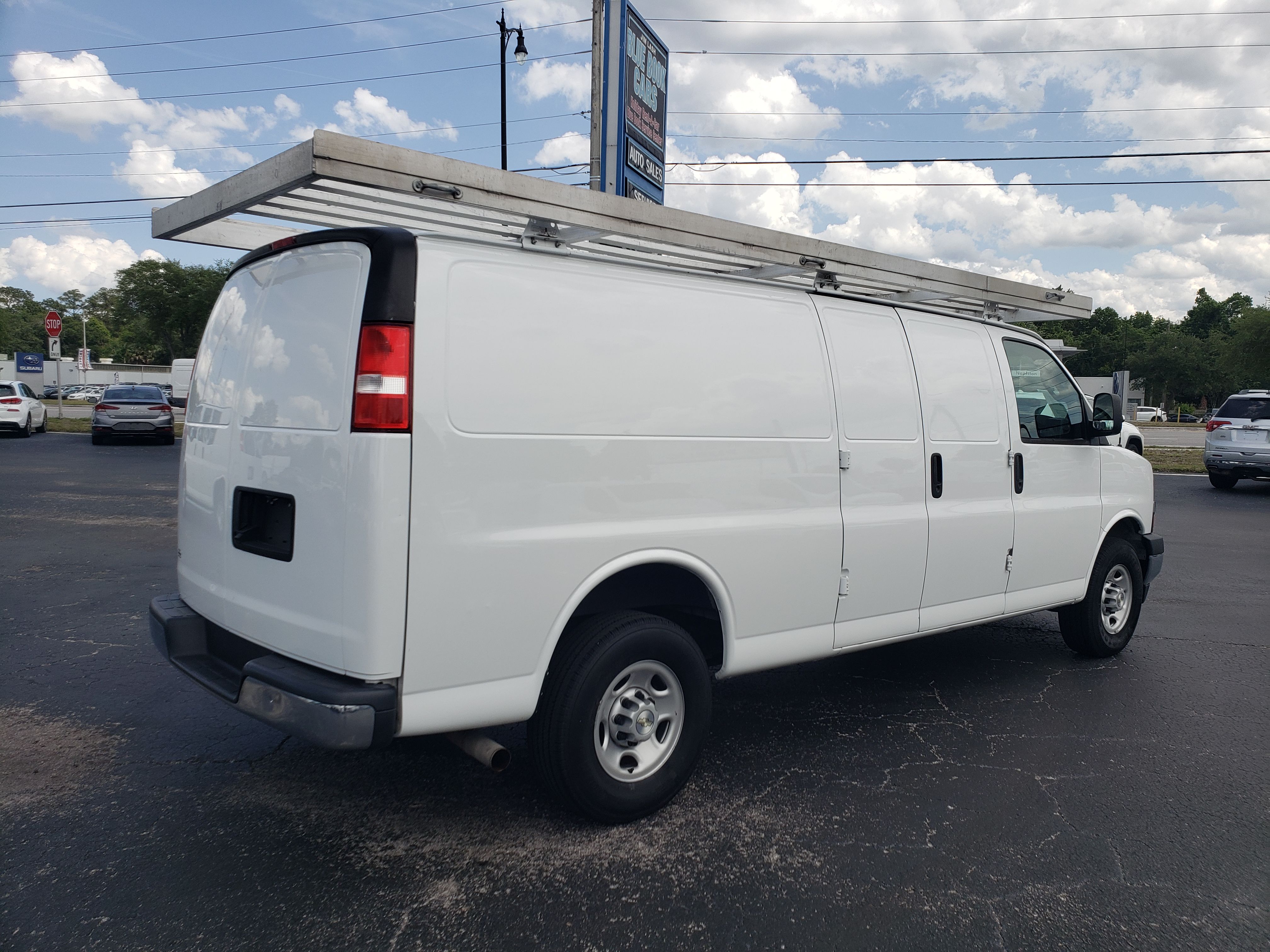 Used 2022 Chevrolet Express 3500 Extended RWD image 5