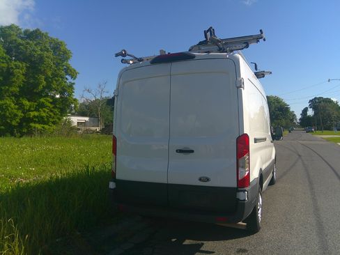 Used 2021 Ford Transit 250 XL image 5