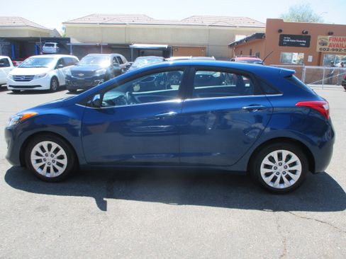 Used 2016 Hyundai Elantra GT Hatchback w/ Style Package FWD image 1