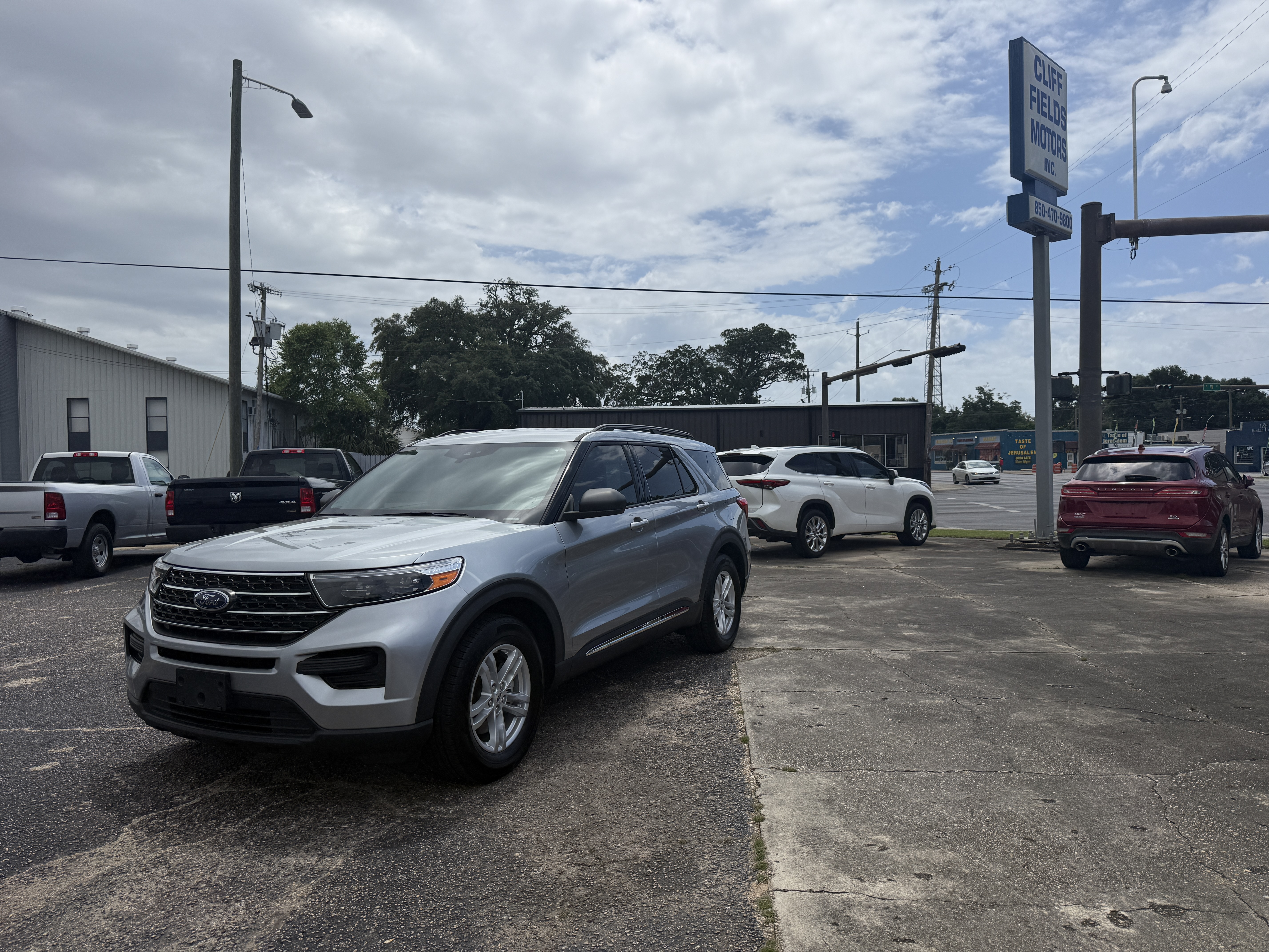 Used 2022 Ford Explorer 2WD XLT image 1