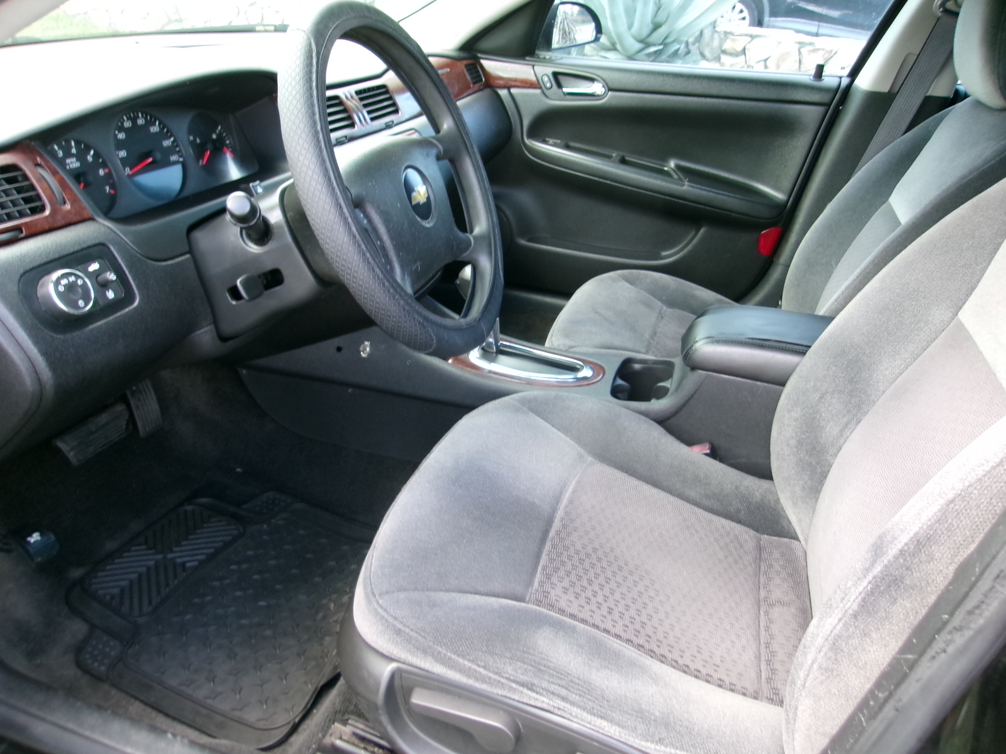 Used 2011 Chevrolet Impala LS w/ 1FL FWD image 4