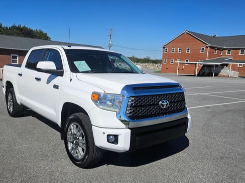 Used 2017 Toyota Tundra image 6