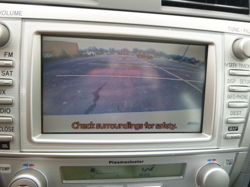 Used 2011 Toyota Camry XLE image 25