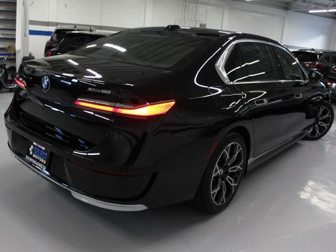 Used 2024 BMW i7 xDrive60 AWD/4WD image 7