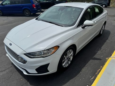Used 2020 Ford Fusion SE FWD image 3