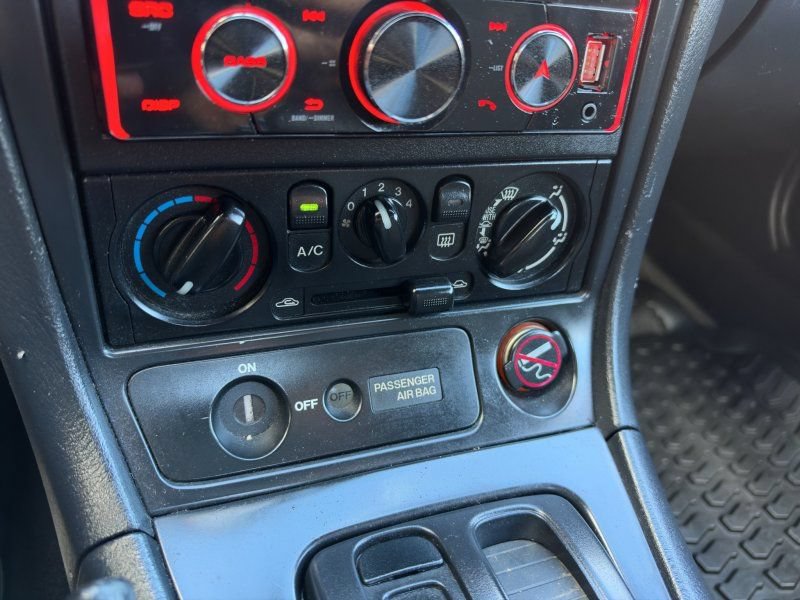 Used 2003 MAZDA MX-5 Miata LS RWD image 15