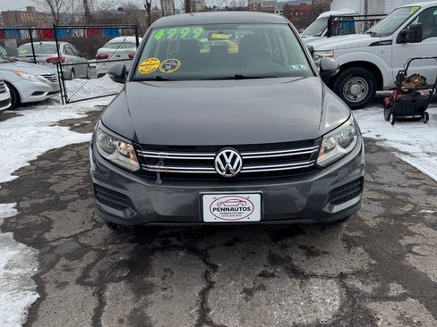 Used 2017 Volkswagen Tiguan S image 1