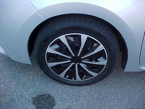 Used 2014 Toyota Corolla LE image 5