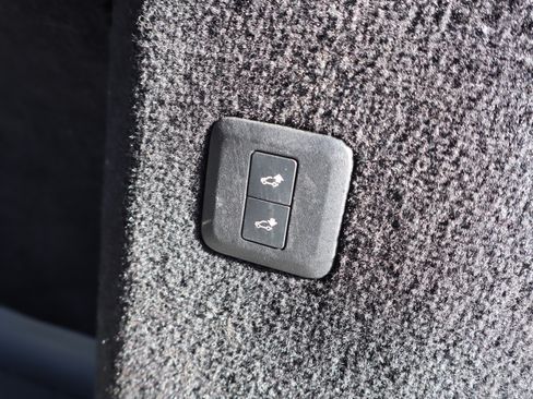 Used 2019 Land Rover Range Rover Sport HSE image 37