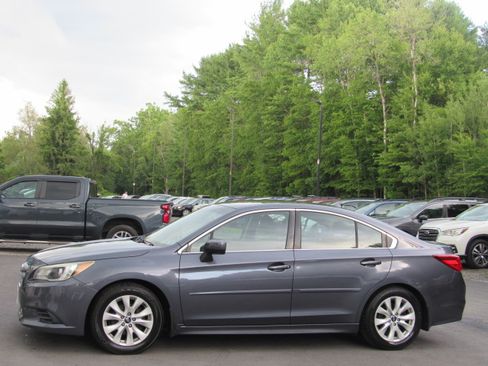 Used 2016 Subaru Legacy 2.5i Premium AWD/4WD image 3