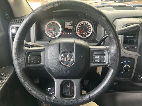 Used 2014 RAM 1500 4x4 Crew Cab ST image 11