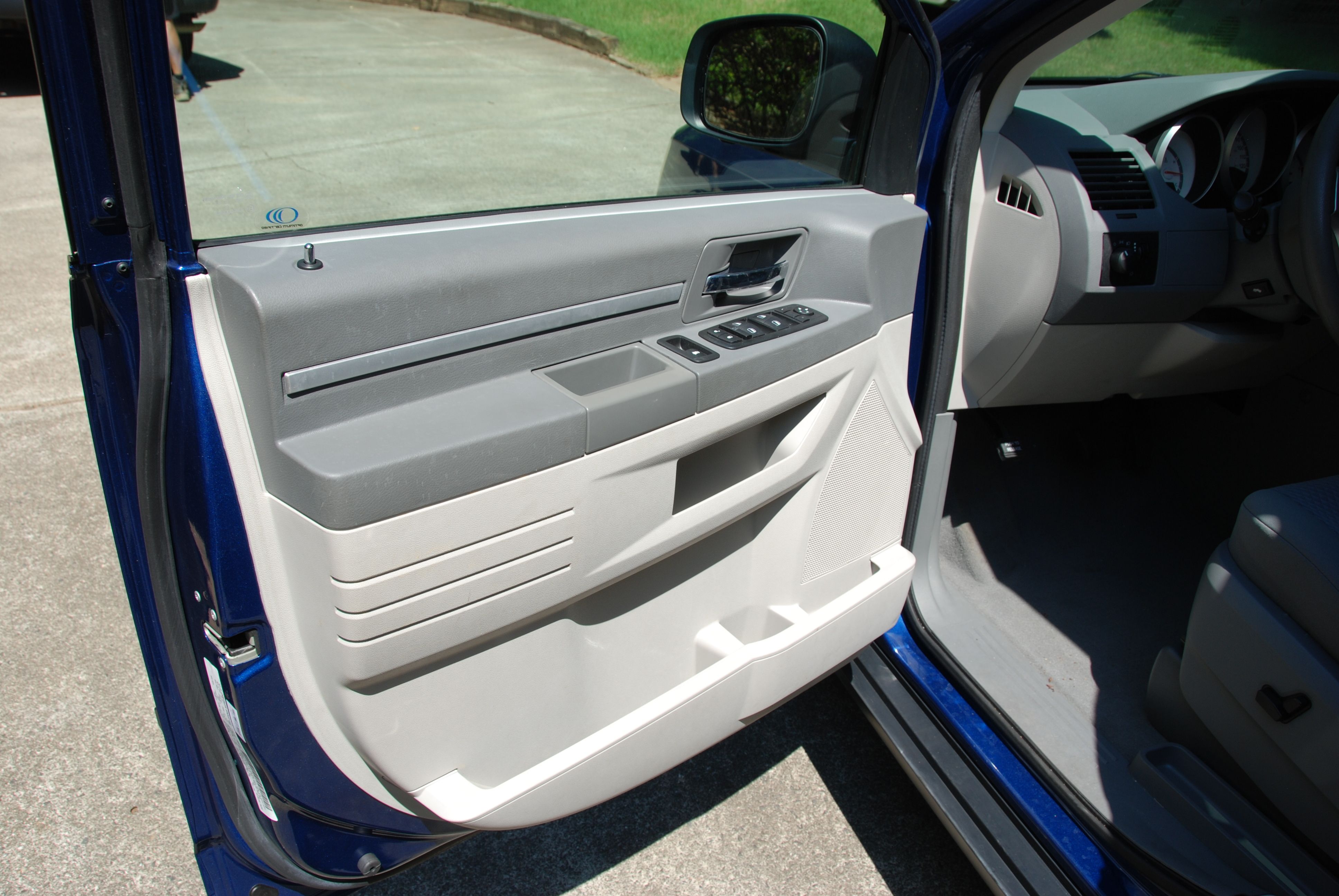 Used 2010 Dodge Grand Caravan SE FWD image 14