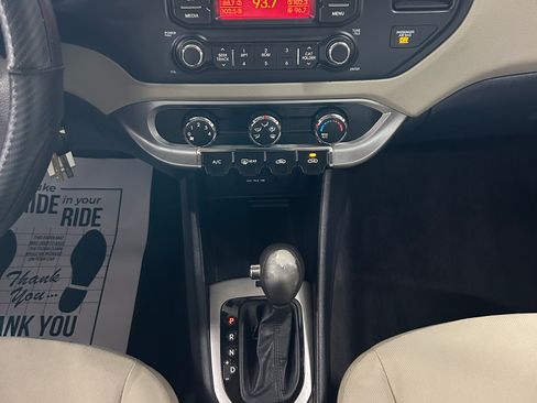 Used 2012 Kia Rio LX Hatchback FWD image 12