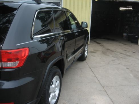 Used 2012 Jeep Grand Cherokee 4WD Laredo image 4