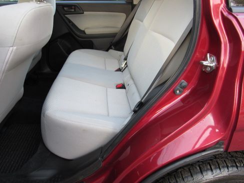 Used 2018 Subaru Forester 2.5i Premium image 14