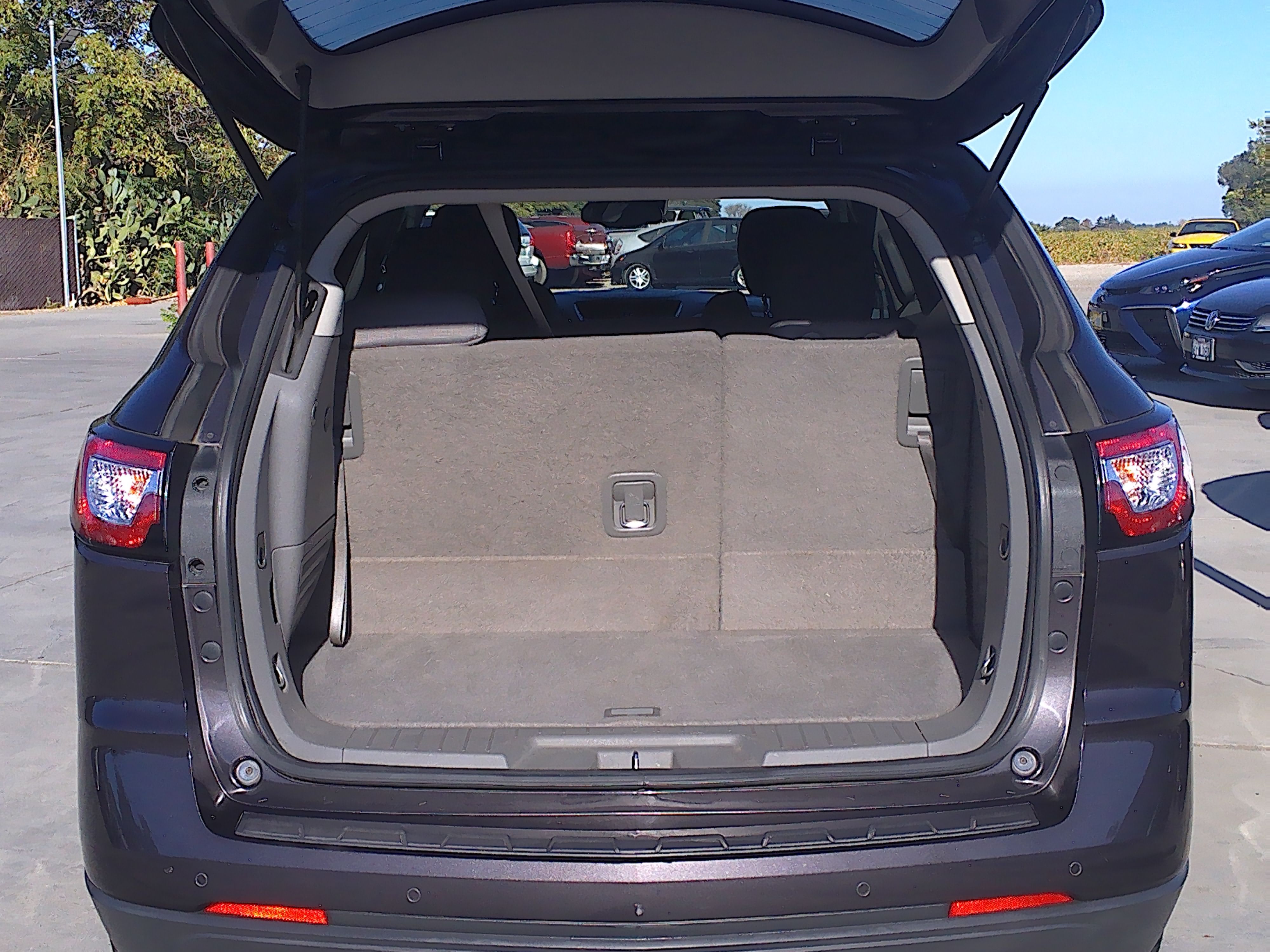 Used 2014 Chevrolet Traverse LT FWD image 14