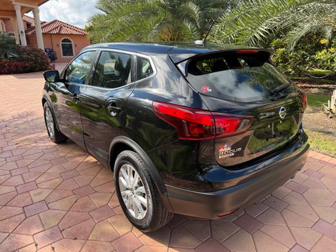 Used 2019 Nissan Rogue Sport SV image 4