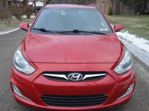 Used 2013 Hyundai Accent SE image 8
