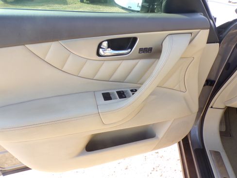 Used 2014 INFINITI QX70 image 10