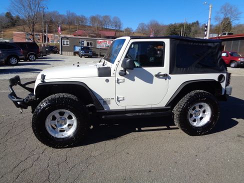 Used 2008 Jeep Wrangler X image 2