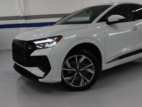 Used 2024 Audi Q4 e-tron Premium Plus image 4