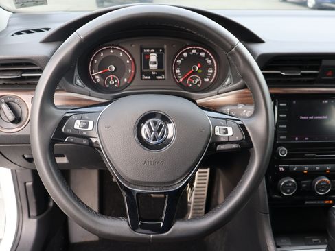 Used 2022 Volkswagen Passat Limited Edition image 22
