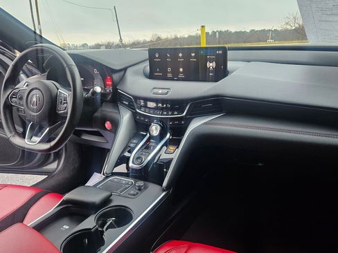 Used 2024 Acura TLX image 15