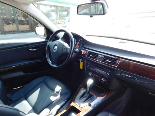Used 2011 BMW 335d Sedan RWD image 21
