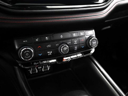 Used 2023 Dodge Durango GT image 29