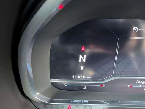 Used 2022 GMC Yukon XL SLT image 12